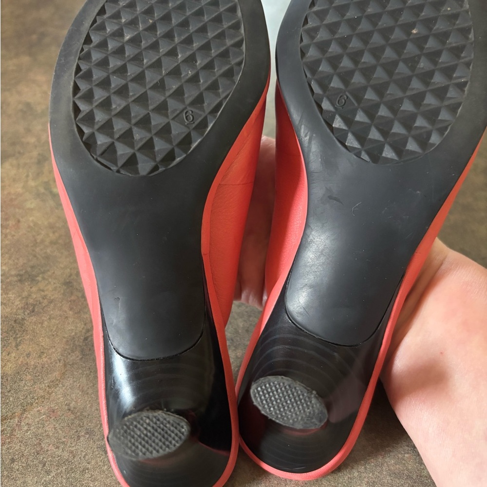 Coldwater Creek Women's Peachy Pink Leather Slide Sandals - Picture 7 of 7